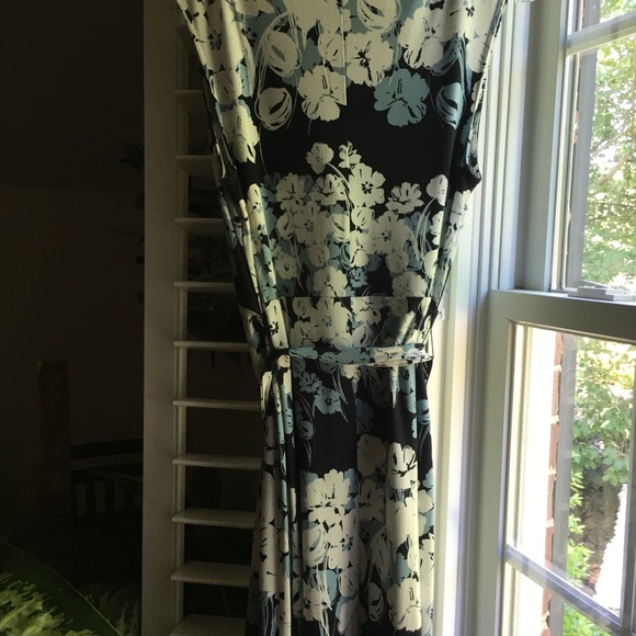 Anne Taylor Petite Dress - Picture 3 of 3